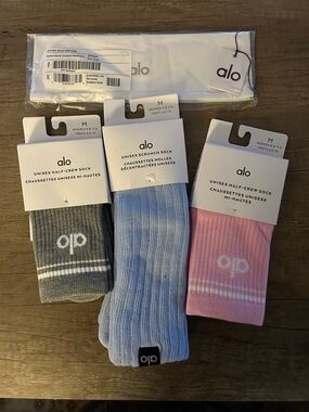 ALO Yoga BUNDLE !  3 pairs of socks & a white ALO performance headband